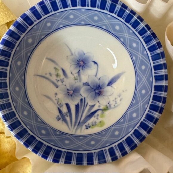 Set Of 6 Japanese Porcelain Bowls With Blue Floral Pattern - Picture 3 of 6